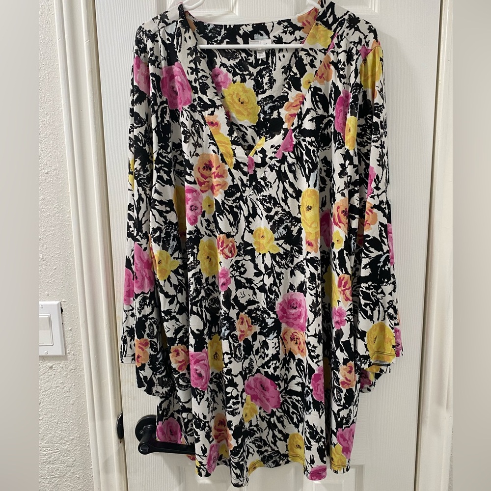 Multi color Avenue top size 26/28